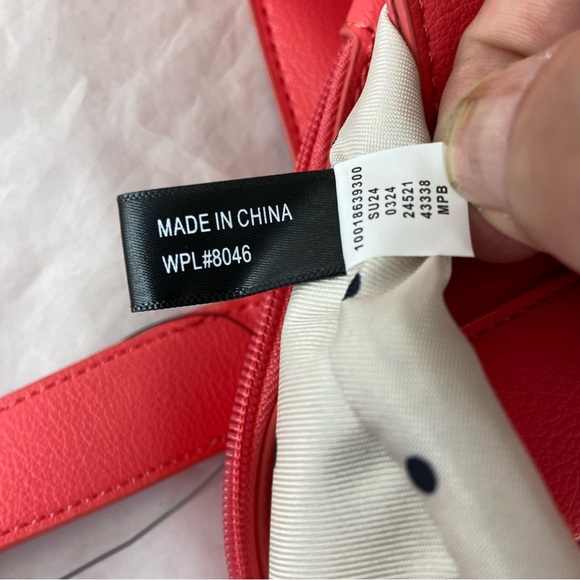 On 34Th Azriell Extra Large Tote Handbag Purse Peony Coral Color Lots Of Pockets - Picture 12 of 16